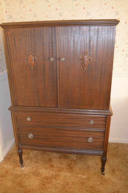 Property photo 9 - Antiques, Jewelry, Coins, Collectibles and Much More! - Personal Property Auction